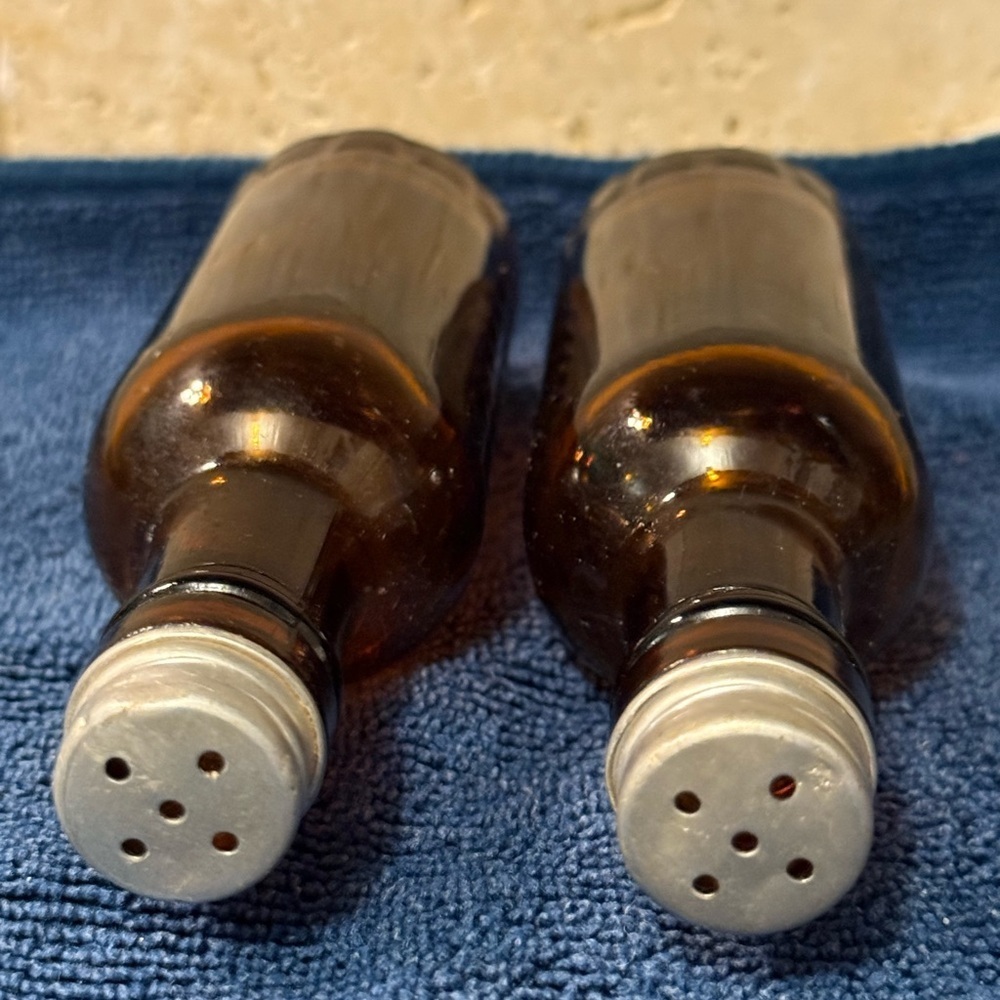 Vintage Salt and Pepper Shakers - Amber Glass, Waffle Finish - Picture 2 of 3